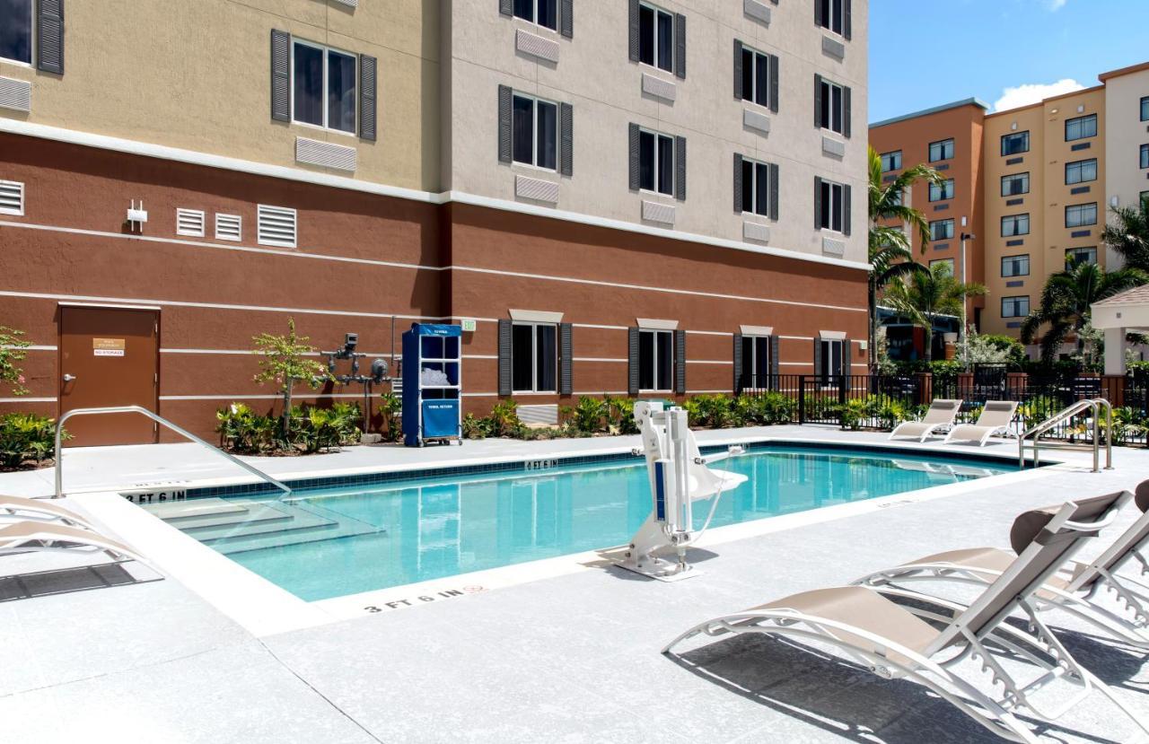 Candlewood Suites - Miami Exec Airport - Kendall By Ihg Country Walk Екстериор снимка